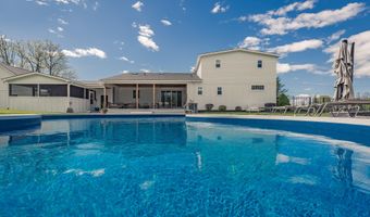 917 McDonald Dr, Amsterdam, NY 12070