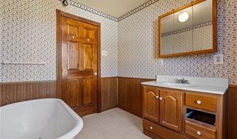 220 Locust Ave, Clairton, PA 15025