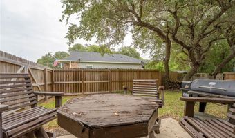 109 Saunders Ln, Aransas Pass, TX 78336