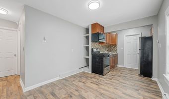 37 Park Ave 3, Amityville, NY 11701
