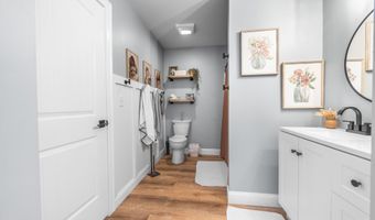 26 Knoll Crest Dr, Bangor, ME 04401