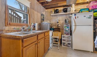 11 Linda Ln, Aberdeen, SD 57401