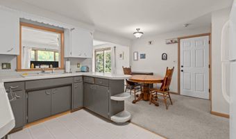 1218 W BREWSTER St, Appleton, WI 54914
