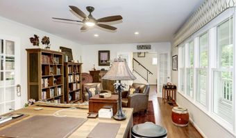 6788 LITTLE RIVER Tpke, Annandale, VA 22003