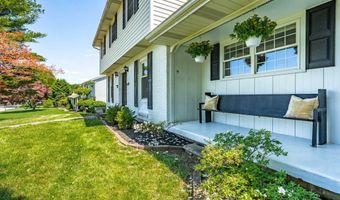 3146 CLUB Dr, Allentown, PA 18103