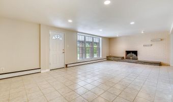 5813 MIDHILL St, Bethesda, MD 20817