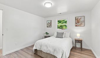 233 S Division St, Auburn, IN 46706