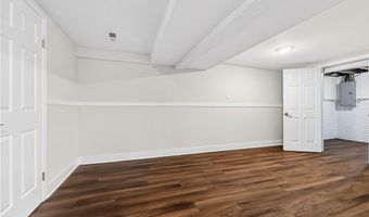 578 N Main St, Amherst, OH 44001