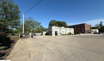 413 Wright Ave, Alma, MI 48801