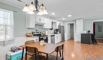 1117 Waylan Ave, Albertville, AL 35950
