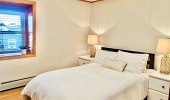 20 Lee Ave 2, Newport, RI 02840