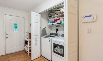 9201 LAUREL OAK Dr, Bethesda, MD 20817