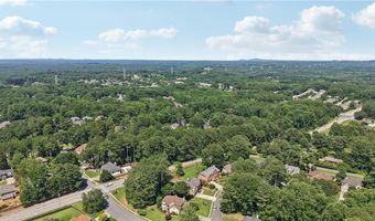 1496 Fallsbrook Ct NW, Acworth, GA 30101