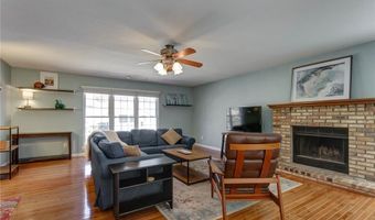 564 Woodlyn Xing, Ballwin, MO 63021