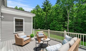 32 Settlers Ct, Bedford, NH 03110