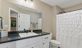 2016 Fairway Dr, Auburn, IN 46706