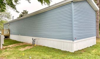 389 Tulip Ln E, Altoona, WI 54720