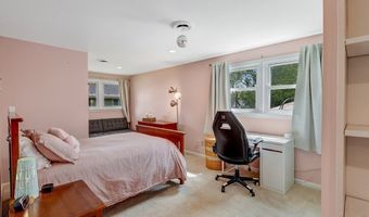 515 Park Club Ln, Amherst, NY 14221