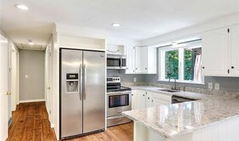 135 Foote St, Barrington, RI 02806