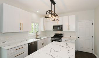 1321 Ivy Ln, Algonquin, IL 60102