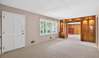 111 Highland Acres Dr, Boiling Springs, SC 29316