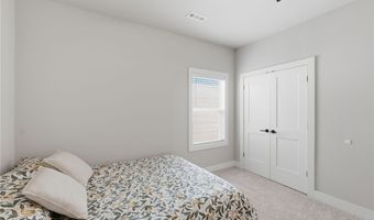 825 NE Heights Ln, Bentonville, AR 72712