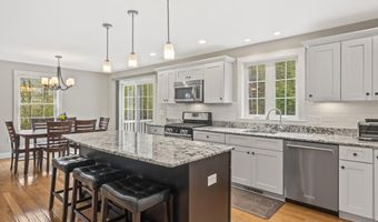 90 Village Place Dr, Barrington, NH 03825