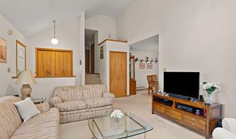 104 Merriment Ln, Blakeslee, PA 18610