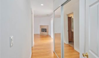 17420 Collins St, Encino, CA 91316