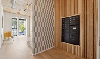 901 KING St 202, Alexandria, VA 22314