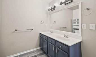 806 Summitchase Rd, Bentonville, AR 72712