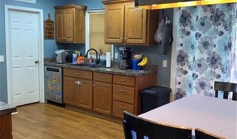 916 Edith Ave, Adrian, MO 64720