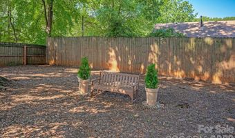 2562 Roseview Ln, Charlotte, NC 28205