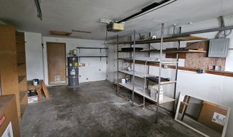 821 KEVIN Pl, Brookings, OR 97415