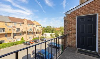 929 ROLFE St S 2, Arlington, VA 22204