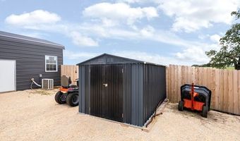 120 Western Way, Adkins, TX 78101