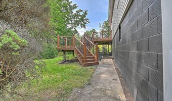 221 Mountain Edge Dr, Beaver, WV 25813