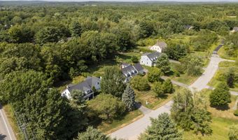 2 Sunnyfield Ln, Falmouth, ME 04105