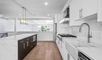 308 FOUNTAIN St, Philadelphia, PA 19128