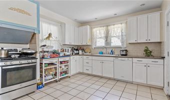 75 Read Ave, Lincoln, RI 02865