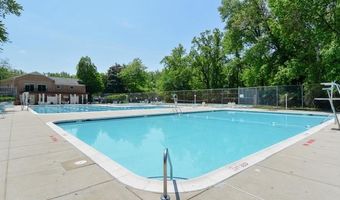 10619 WEYMOUTH St 102, Bethesda, MD 20814