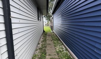 6336 Marina Dr, Algonac, MI 48001