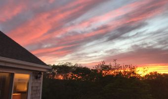 12 Lobsterville Rd, Aquinnah, MA 02535