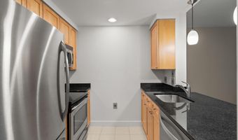 2001 15TH St N 813, Arlington, VA 22201