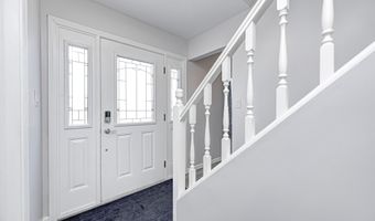 555 Hyannis Dr, Avon, IN 46123