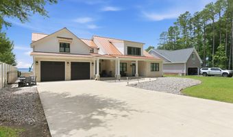 685 Raymond Rd, Arapahoe, NC 28510