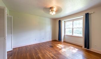 418 Meadowlark Dr, Albany, GA 31707