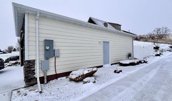 280 Juniper St, Buffalo, WY 82834