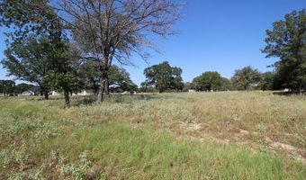 105 Pioneer Trl, Adkins, TX 78101