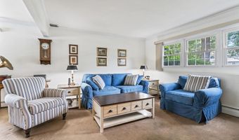 230 Geary Dr, Middletown, NJ 07748